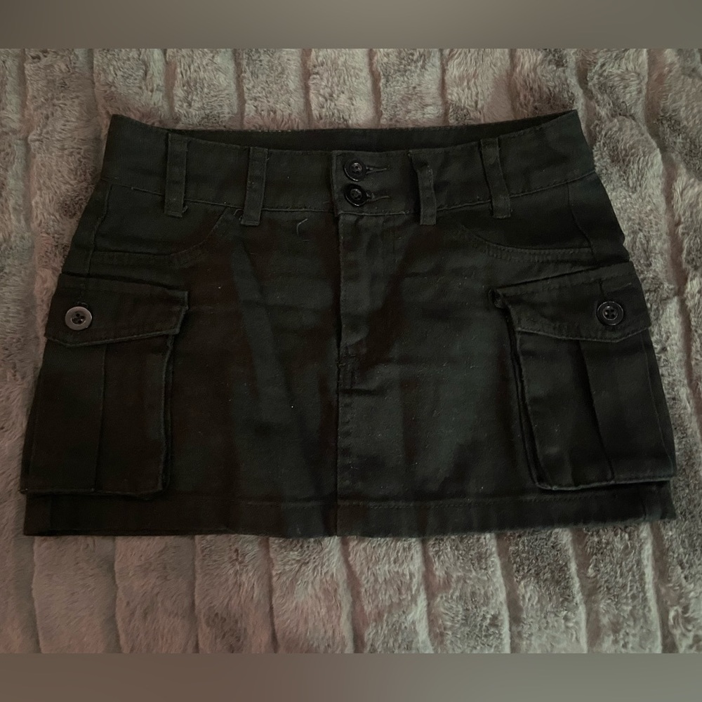 black cargo mini skirt
